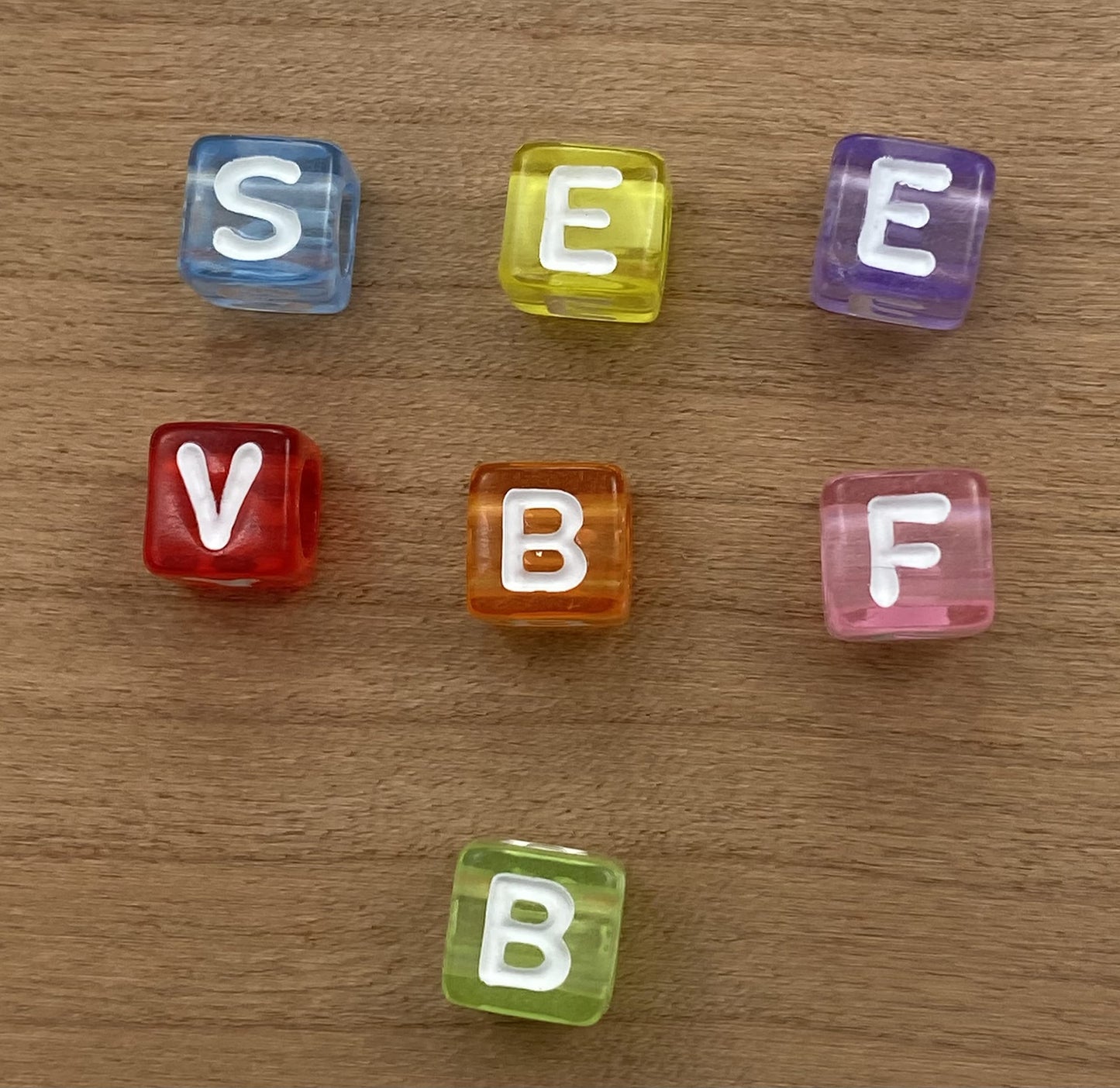 Freundschaftsarmband mit Buchstabe, Surfer Buchstaben Armband, Verstellbar, Passion Pink