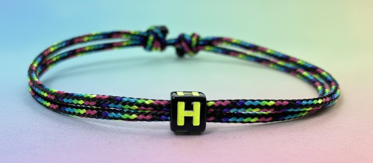 Freundschaftsarmband mit Buchstabe, Surfer Buchstaben Armband, Verstellbar, Neon Stripes